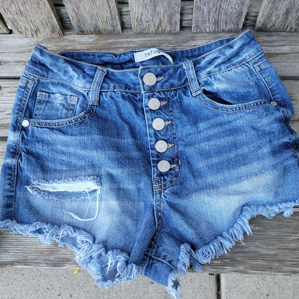 Refuge button fly size 2 ripped and frayed hem denim shorts